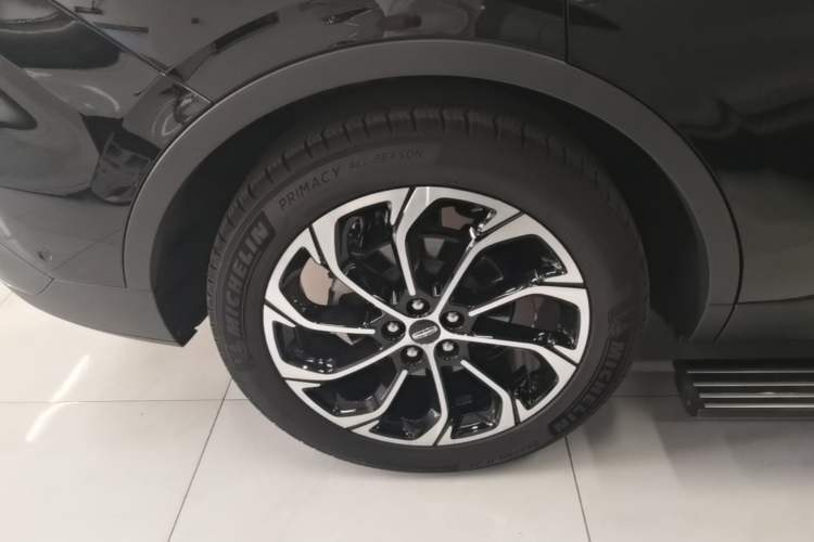 Used Lincoln Nautilus 2023 2.0T Four-Wheel Drive Zunrui Version Right Rear Wheel Hub