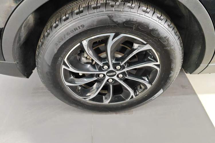 Used Lincoln Nautilus 2023 2.0T Four-Wheel Drive Luxury Edition Right Rear Wheel Hub