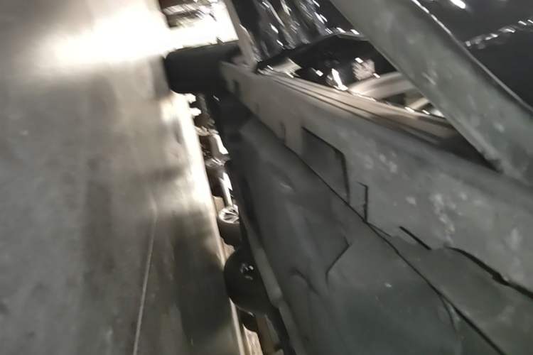 Used Lincoln Nautilus 2023 2.0T All-Wheel-Drive Luxury Hybrid Edition Right Side Sill