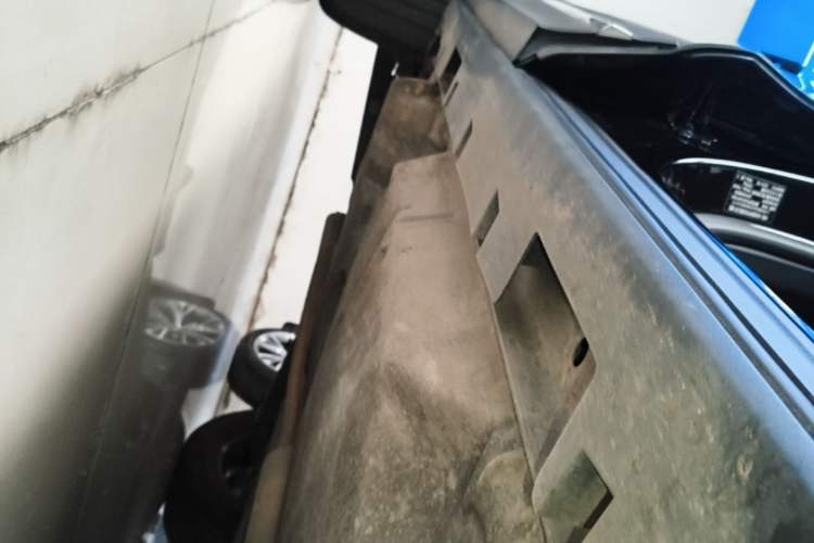 Used Lincoln Nautilus 2023 2.0T Four-Wheel Drive Luxury Edition Right Side Sill