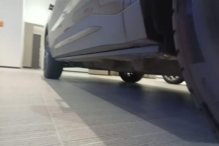 Used Lincoln Nautilus 2023 2.0T Four-Wheel Drive Zunrui Version Right Side Sill