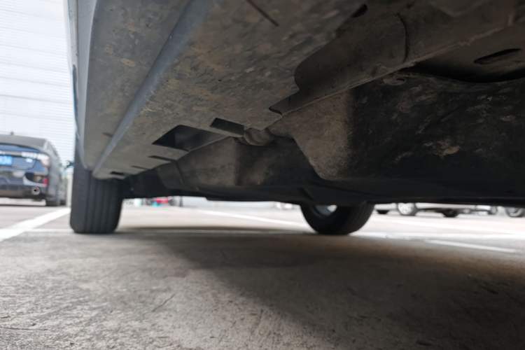 Used Lincoln Nautilus 2023 2.0T All-Wheel-Drive Luxury Edition Right Side Sill
