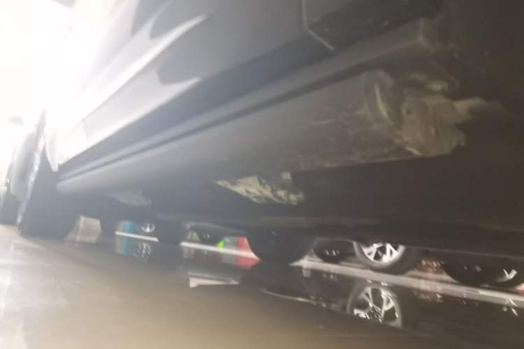 Used Lincoln Nautilus 2023 2.0T All-Wheel-Drive Zunrui Hybrid Version Right Side Sill