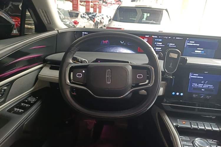 Used Lincoln Nautilus 2023 2.0T All-Wheel-Drive Luxury Edition Steering Wheel