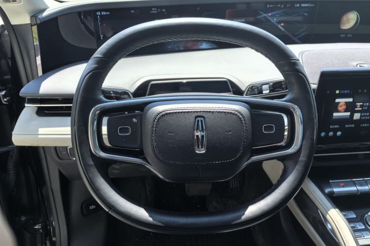Used Lincoln Nautilus 2023 2.0T All-Wheel-Drive Luxury Edition Steering Wheel