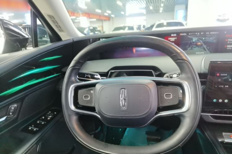 Used Lincoln Nautilus 2023 2.0T All-Wheel-Drive Luxury Edition Steering Wheel