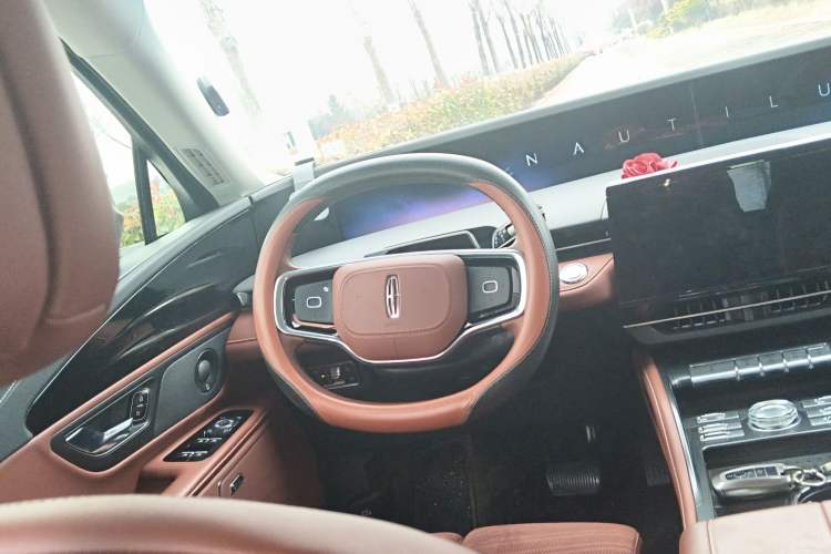 Used Lincoln Nautilus 2023 2.0T All-Wheel-Drive Zunrui Hybrid Version Steering Wheel