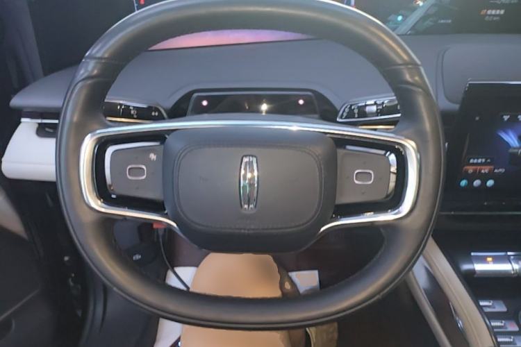 Used Lincoln Nautilus 2023 2.0T All-Wheel-Drive Luxury Hybrid Edition Steering Wheel