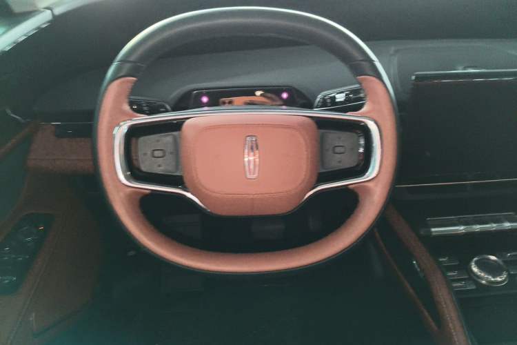 Used Lincoln Nautilus 2023 2.0T All-Wheel-Drive Luxury Edition Steering Wheel