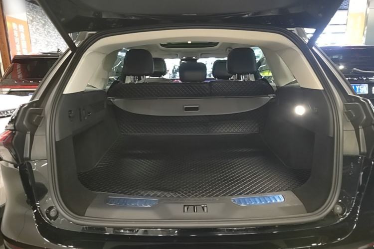 Used Lincoln Nautilus 2023 2.0T All-Wheel-Drive Luxury Hybrid Edition Trunk