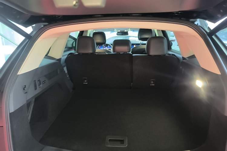 Used Lincoln Nautilus 2023 2.0T Four-Wheel Drive Luxury Edition Trunk