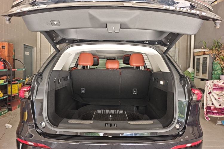 Used Lincoln Nautilus 2023 2.0T All-Wheel-Drive Luxury Hybrid Edition Trunk