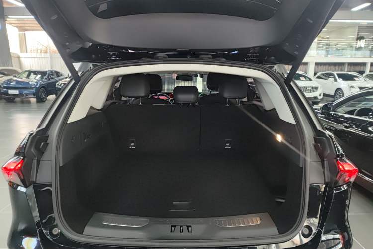 Used Lincoln Nautilus 2023 2.0T All-Wheel-Drive Luxury Edition Trunk