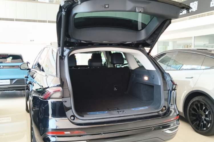 Used Lincoln Nautilus 2023 2.0T Four-Wheel Drive Luxury Edition Trunk