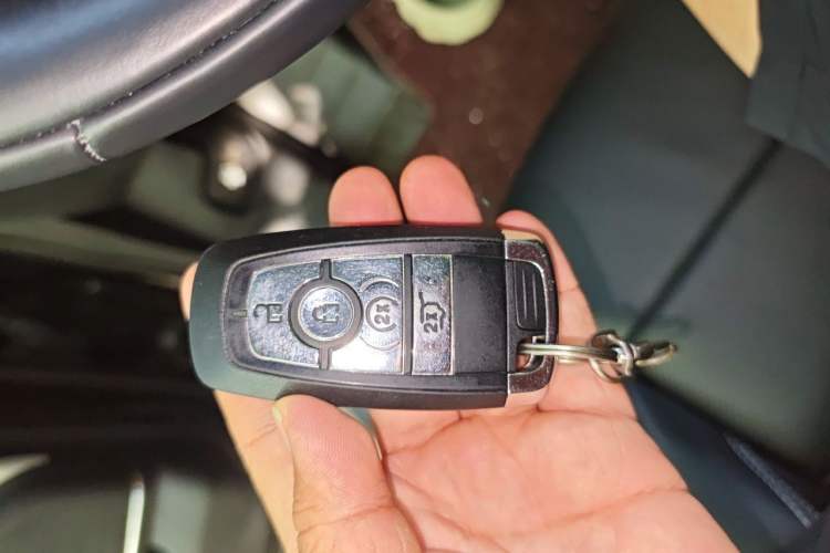 Used Lincoln Nautilus 2023 2.0T All-Wheel-Drive Luxury Edition Vehicle Key