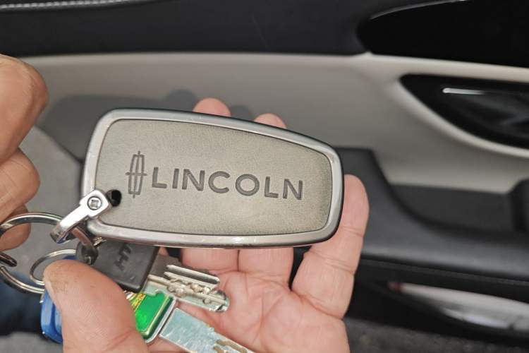 Used Lincoln Nautilus 2023 2.0T All-Wheel-Drive Luxury Hybrid Edition Vehicle Key
