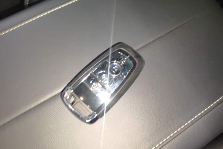 Used Lincoln Nautilus 2023 2.0T All-Wheel-Drive Zunrui Hybrid Version Vehicle Key