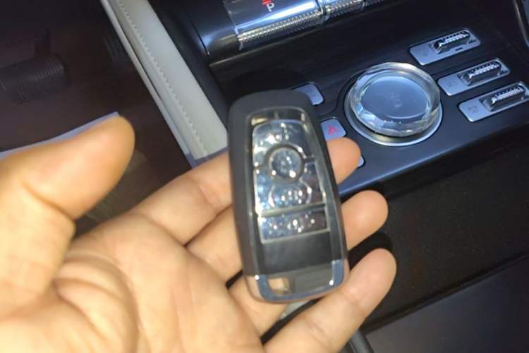 Used Lincoln Nautilus 2023 2.0T All-Wheel-Drive Luxury Hybrid Edition Vehicle Key