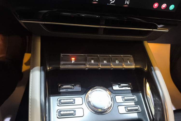 Used Lincoln Nautilus 2023 2.0T All-Wheel-Drive Zunrui Hybrid Version Gear Lever