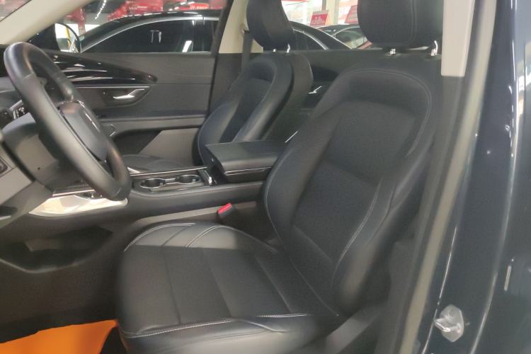 Used Lincoln Nautilus 2023 2.0T All-Wheel-Drive Luxury Edition Left Front Seat