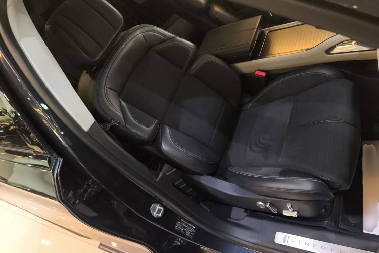 Used Lincoln Nautilus 2023 2.0T All-Wheel-Drive Zunrui Hybrid Version Right Front Seat