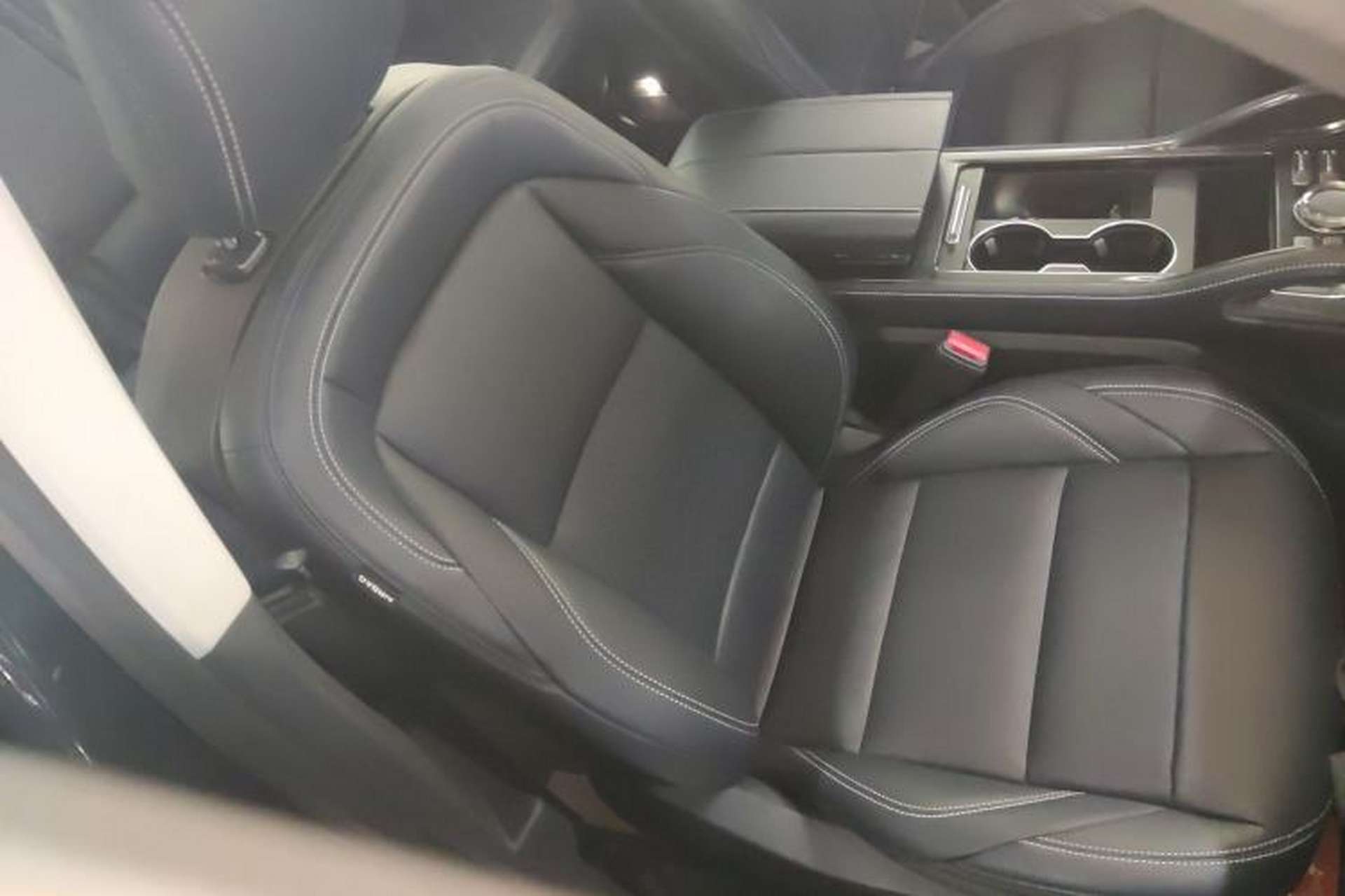 Used Lincoln Nautilus 2023 2.0T All-Wheel-Drive Luxury Edition Right Front Seat
