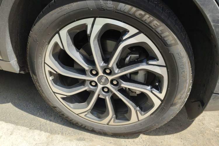 Used Lincoln Nautilus 2023 2.0T Four-Wheel Drive Zunrui Version Right Front Wheel Hub
