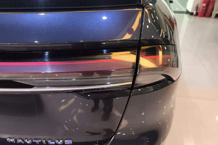 Used Lincoln Nautilus 2023 2.0T All-Wheel-Drive Zunrui Hybrid Version Right Rear Taillight