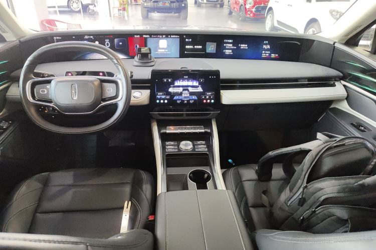Used Lincoln Nautilus 2023 2.0T Four-Wheel Drive Luxury Edition Center Console