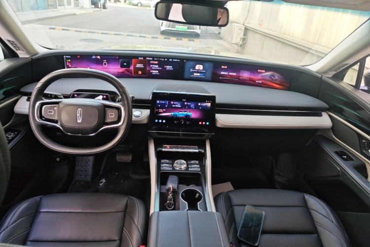 Used Lincoln Nautilus 2023 2.0T Four-Wheel Drive Luxury Edition Center Console