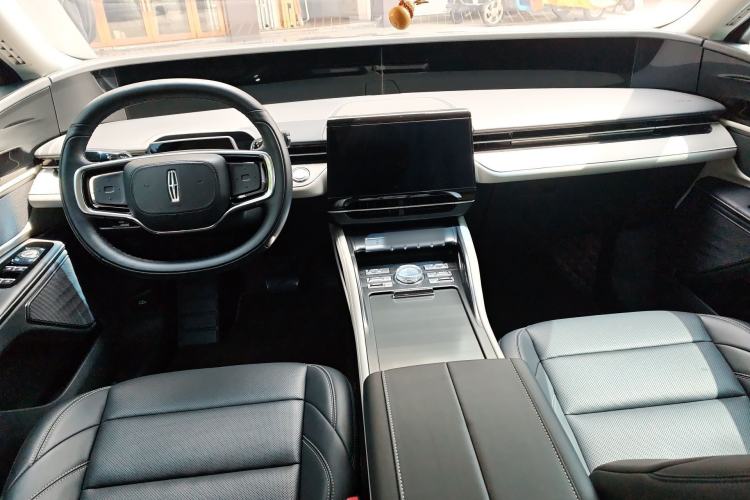 Used Lincoln Nautilus 2023 2.0T Four-Wheel Drive Luxury Edition Center Console