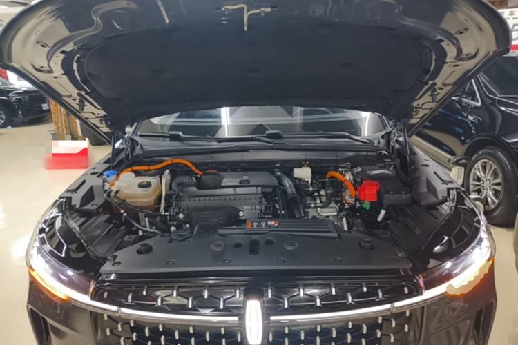 Used Lincoln Nautilus 2023 2.0T All-Wheel-Drive Luxury Hybrid Edition Engine Bay