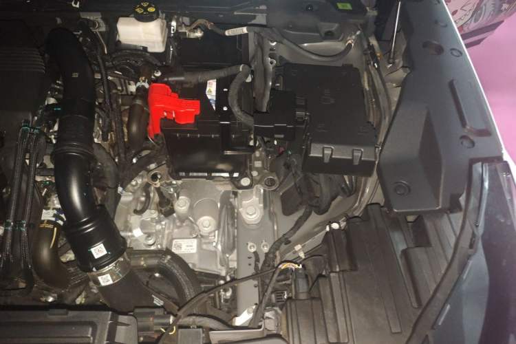 Used Lincoln Nautilus 2023 2.0T Four-Wheel Drive Luxury Edition Engine Bay Left