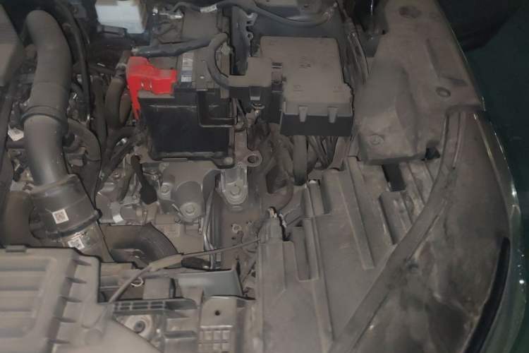 Used Lincoln Nautilus 2023 2.0T Four-Wheel Drive Luxury Edition Engine Bay Left
