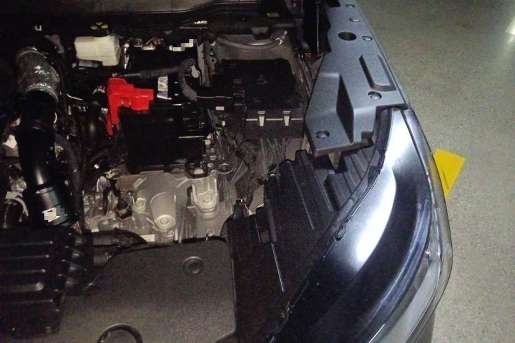 Used Lincoln Nautilus 2023 2.0T All-Wheel-Drive Luxury Edition Engine Bay Left