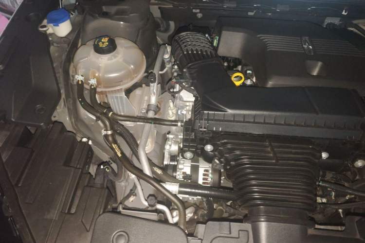 Used Lincoln Nautilus 2023 2.0T Four-Wheel Drive Luxury Edition Engine Bay Right