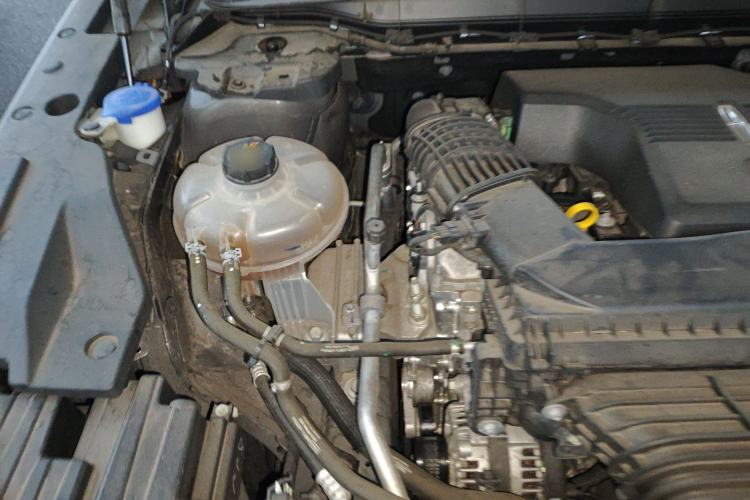 Used Lincoln Nautilus 2023 2.0T Four-Wheel Drive Luxury Edition Engine Bay Right