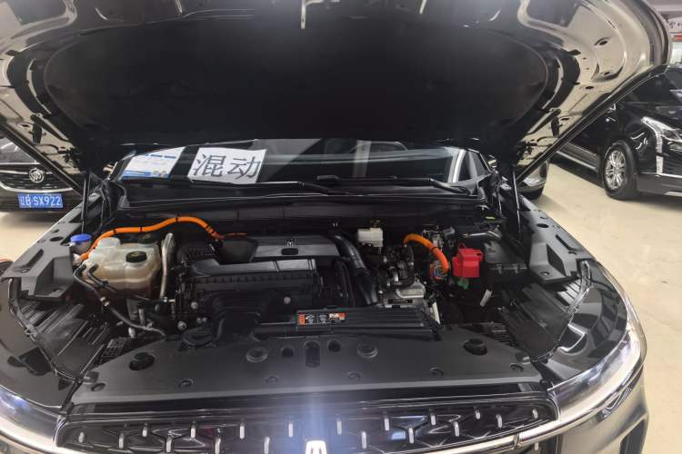 Used Lincoln Nautilus 2023 2.0T All-Wheel-Drive Luxury Hybrid Edition Engine Bay