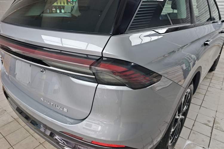 Used Lincoln Nautilus 2023 2.0T Four-Wheel Drive Zunrui Version Exterior 3