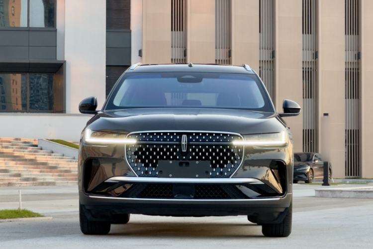 Used Lincoln Nautilus 2023 2.0T All-Wheel-Drive Luxury Edition Exterior 4
