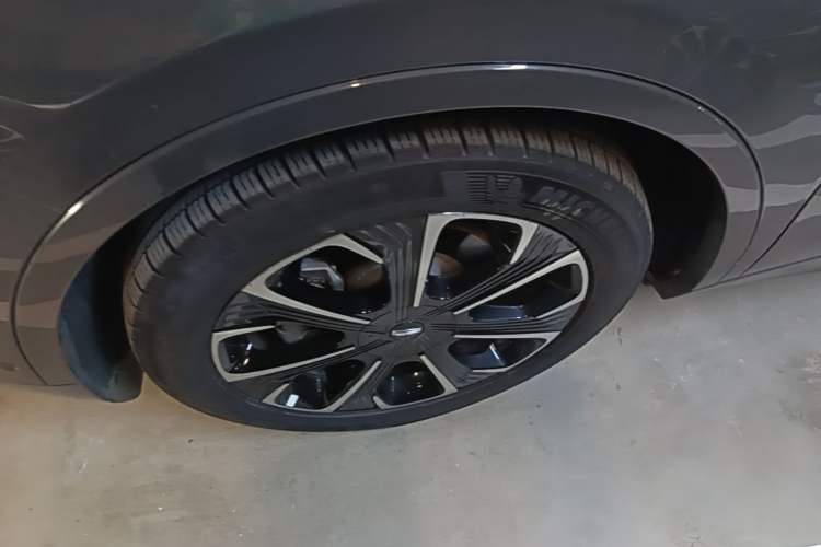 Used Lincoln Nautilus 2023 2.0T All-Wheel-Drive Zunrui Hybrid Version Exterior 4