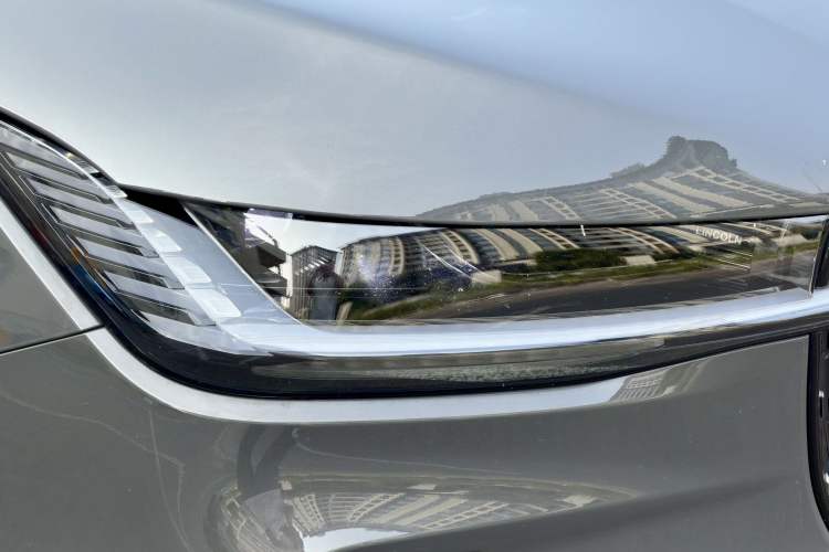 Used Lincoln Nautilus 2023 2.0T All-Wheel-Drive Luxury Hybrid Edition Exterior 4