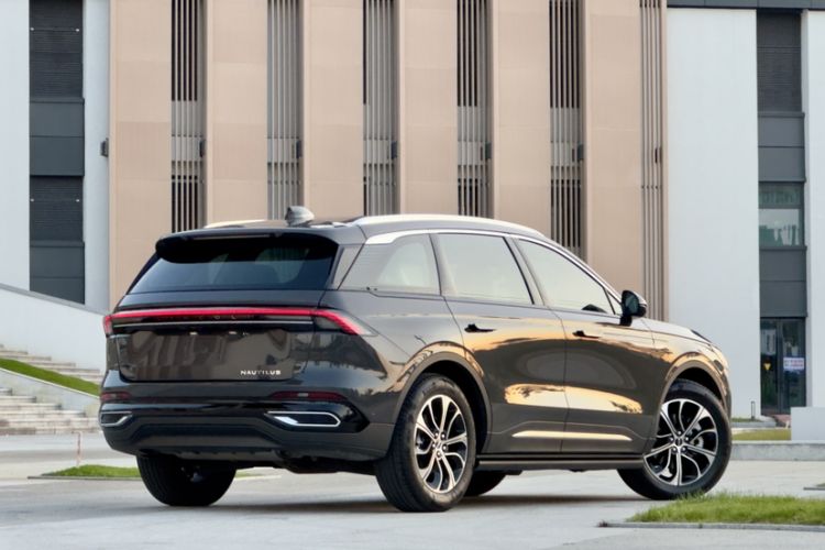 Used Lincoln Nautilus 2023 2.0T All-Wheel-Drive Luxury Edition Exterior 5