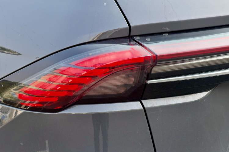 Used Lincoln Nautilus 2023 2.0T All-Wheel-Drive Luxury Hybrid Edition Exterior 5