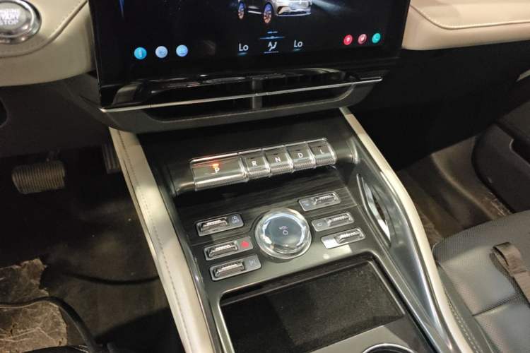 Used Lincoln Nautilus 2023 2.0T Four-Wheel Drive Luxury Edition Gear Lever