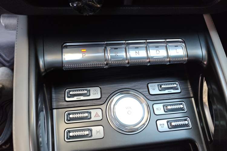 Used Lincoln Nautilus 2023 2.0T Four-Wheel Drive Luxury Edition Gear Lever
