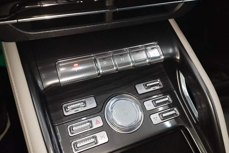 Used Lincoln Nautilus 2023 2.0T All-Wheel-Drive Luxury Edition Gear Lever