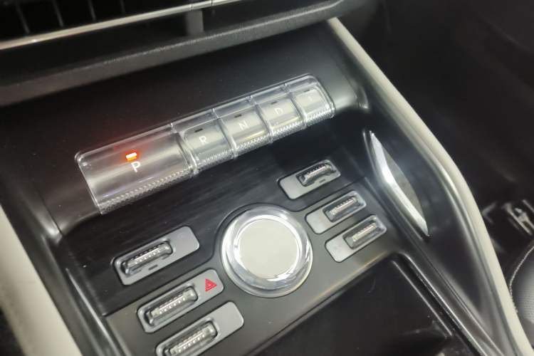 Used Lincoln Nautilus 2023 2.0T Four-Wheel Drive Luxury Edition Gear Lever