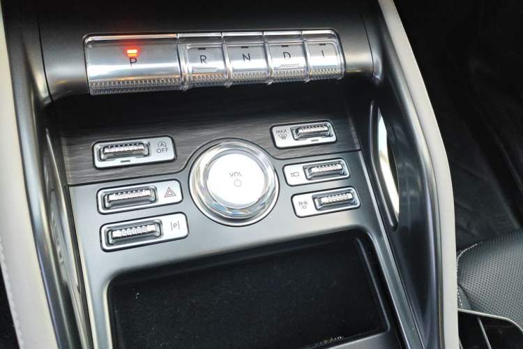 Used Lincoln Nautilus 2023 2.0T Four-Wheel Drive Luxury Edition Gear Lever