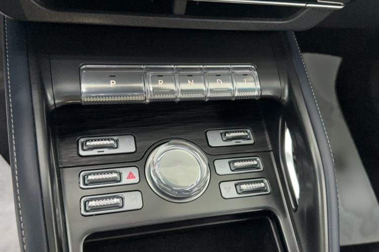 Used Lincoln Nautilus 2023 2.0T All-Wheel-Drive Luxury Edition Gear Lever